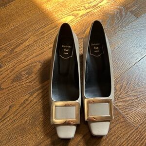 Roger Vivier inspired Women Buckle pumps heels in size 38